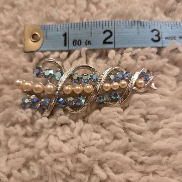 Coro Silver Blue AB Pearl Brooch Pin - Picture 7 of 8